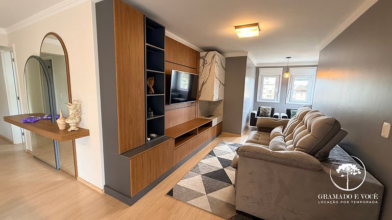 Central Apt with Cathedral View