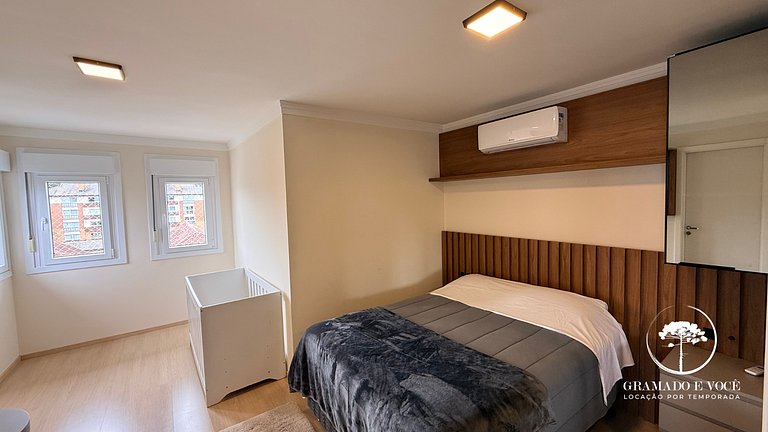 Central Apt with Cathedral View