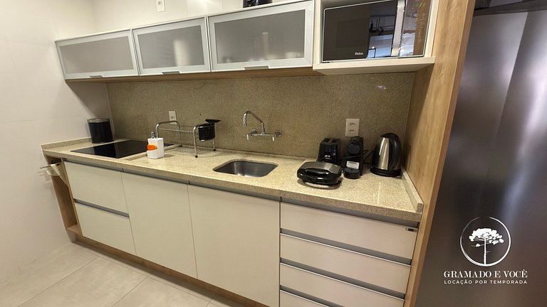 Modern Apartment right next to Criamigos Park!