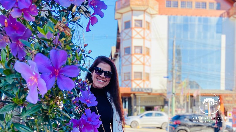 Central Apt with Cathedral View