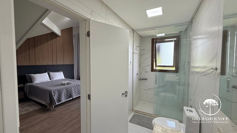 Luxury Apt with 5 Suites in Front of Rua Torta