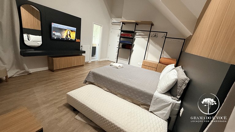 Luxury Apt with 3 Suites in Front of Rua Torta