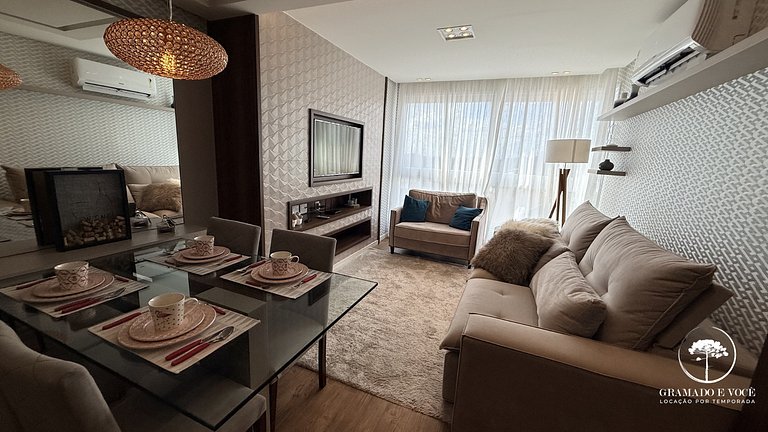 Fully equipped apartment near Hollywood Dream Car