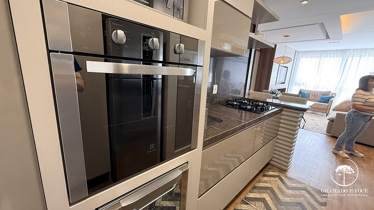 Apartamento novo próx.Hollywood Dream Car