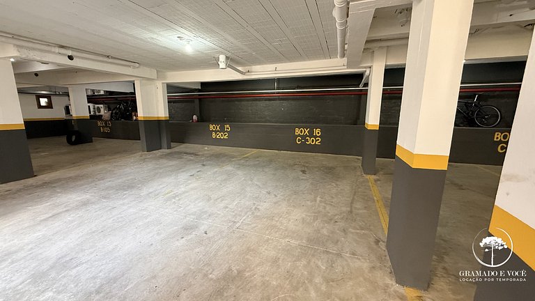 Fully equipped apartment near Hollywood Dream Car