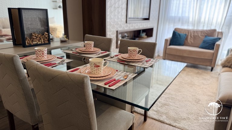 Fully equipped apartment near Hollywood Dream Car