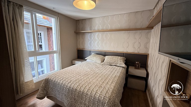 Fully equipped apartment near Hollywood Dream Car