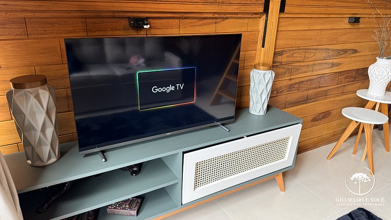 Romantic Cabin with Jacuzzi and Valley View in Gramado