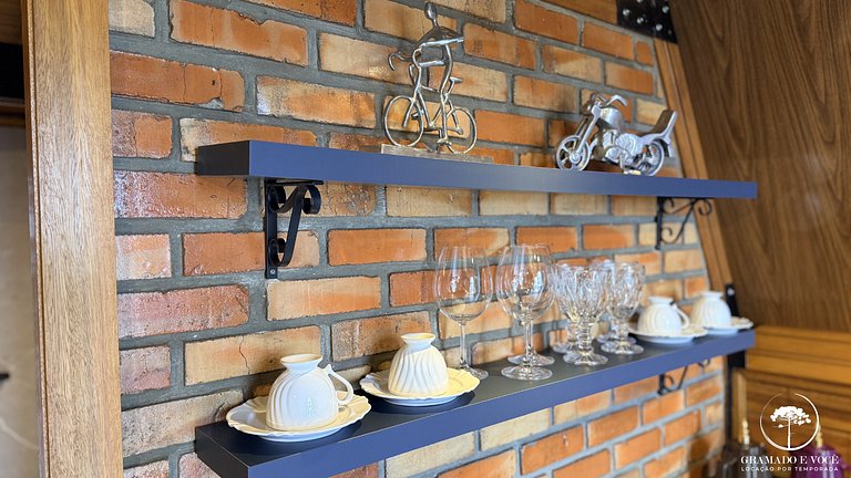 Cabin in Gramado with Jacuzzi and Valley View