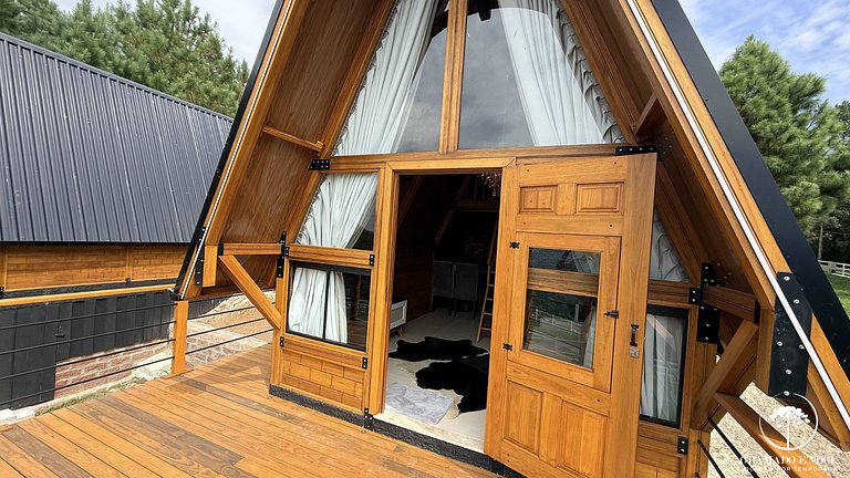 Cabin in Gramado with Jacuzzi and Valley View