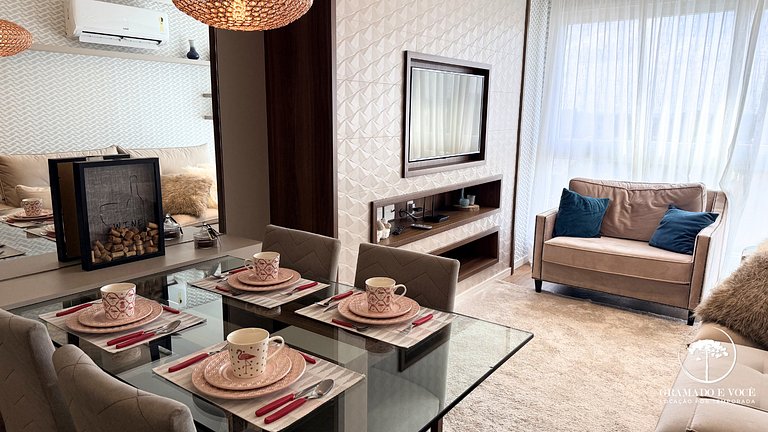 Fully equipped apartment near Hollywood Dream Car