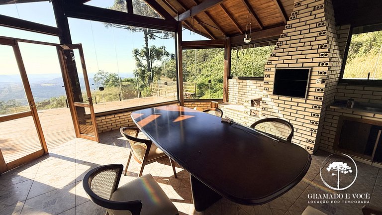 Cabaña en Gramado con jacuzzi y vista al valle