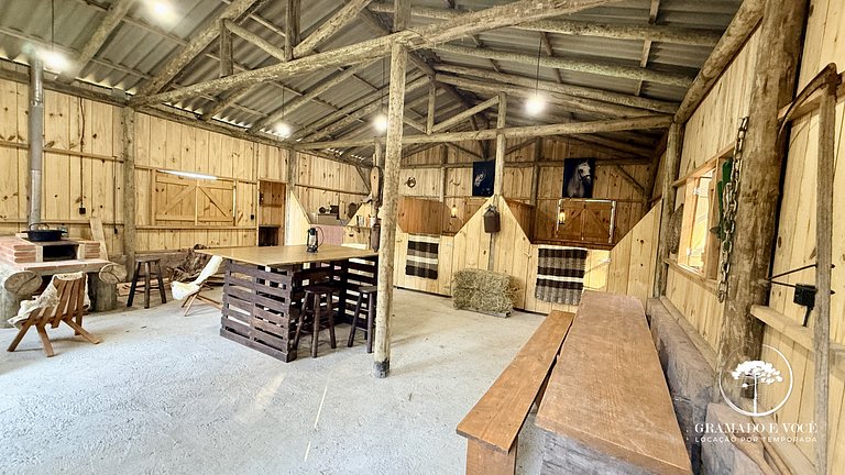 Cabaña romántica con jacuzzi y vista al valle en Gramado