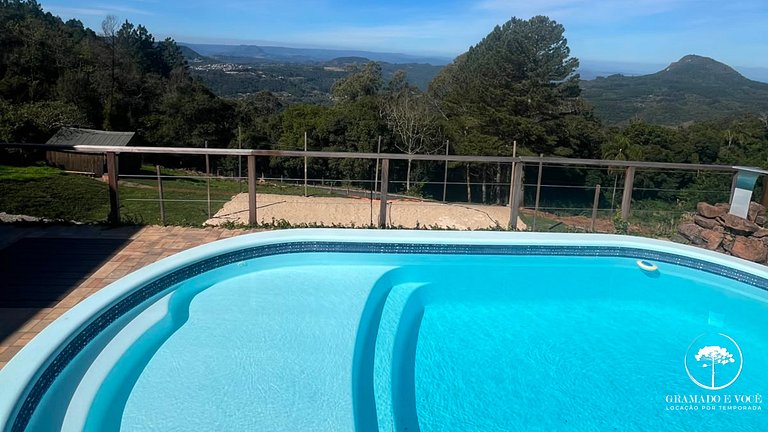 Casa com piscina 3 suítes a 15 min Centro Gramado